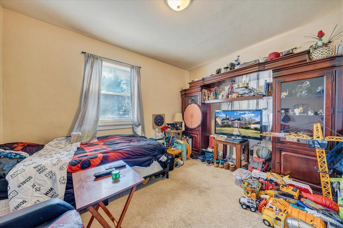 2913 Ravenwood AVE - Photo 14