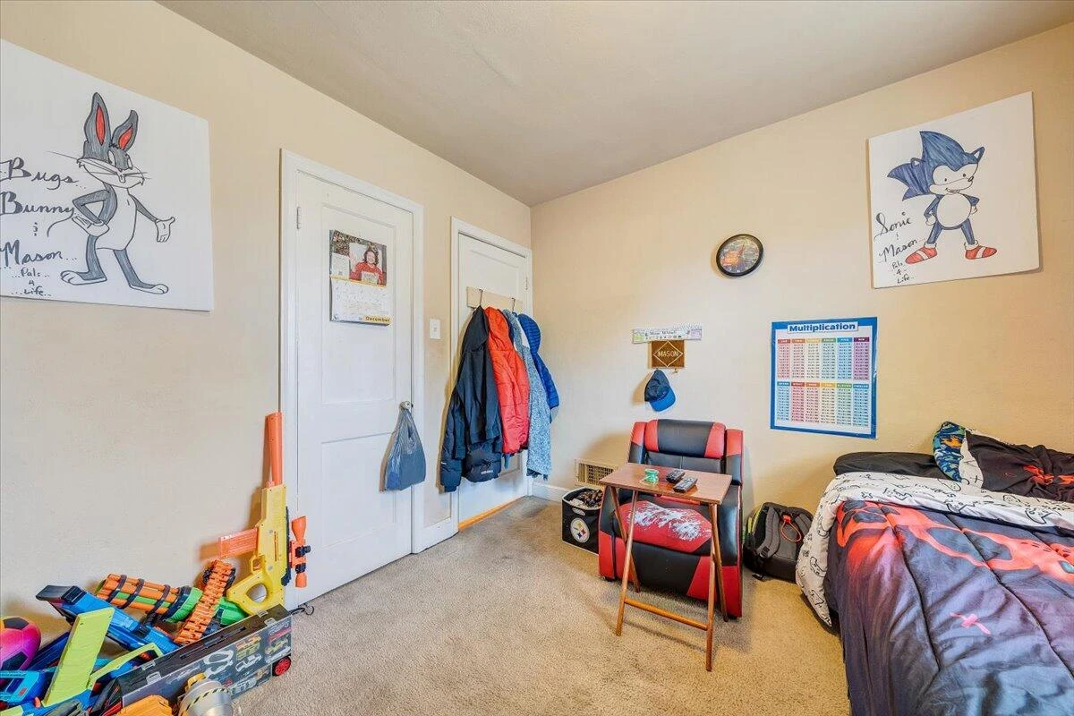 2913 Ravenwood AVE - Photo 15