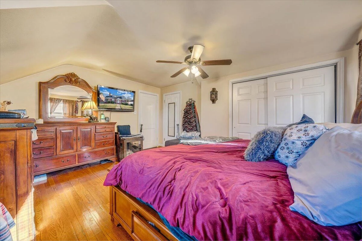 2913 Ravenwood AVE - Photo 18