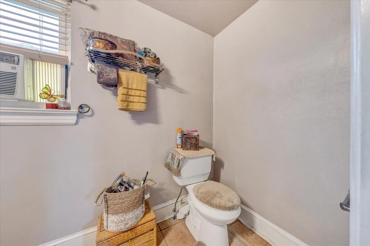 2913 Ravenwood AVE - Photo 20