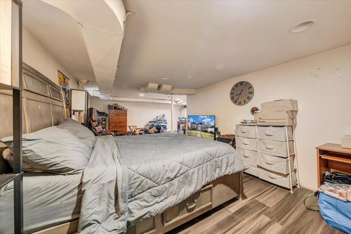 2913 Ravenwood AVE - Photo 24