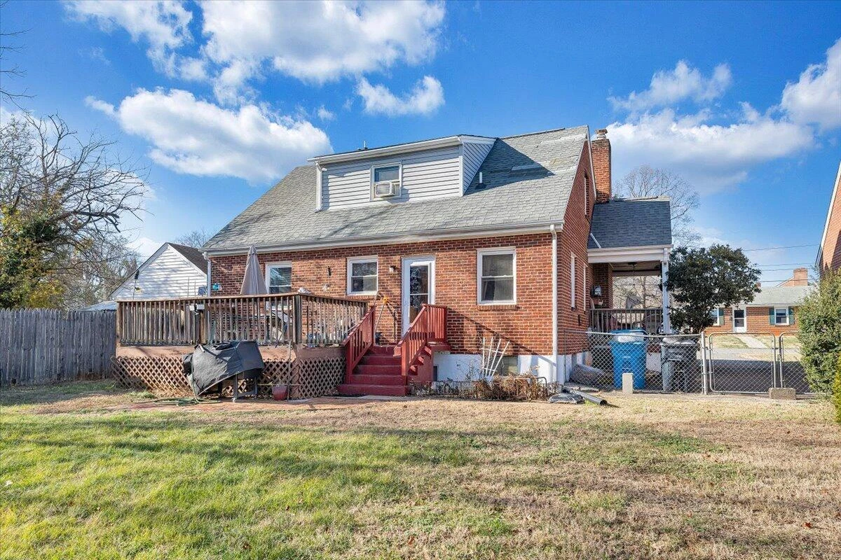 2913 Ravenwood AVE - Photo 32