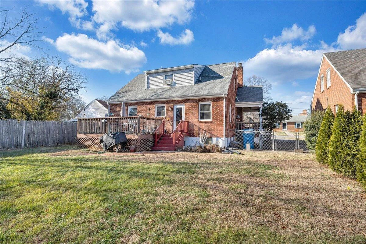 2913 Ravenwood AVE - Photo 33