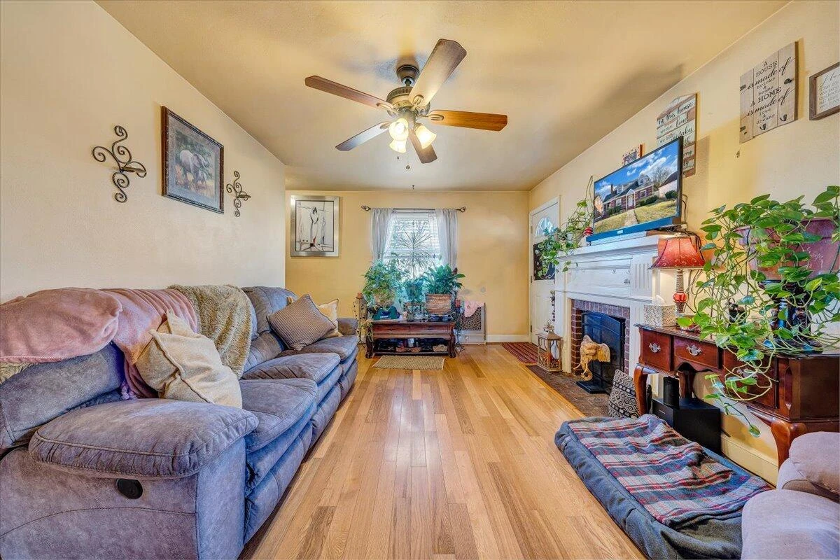 2913 Ravenwood AVE - Photo 5