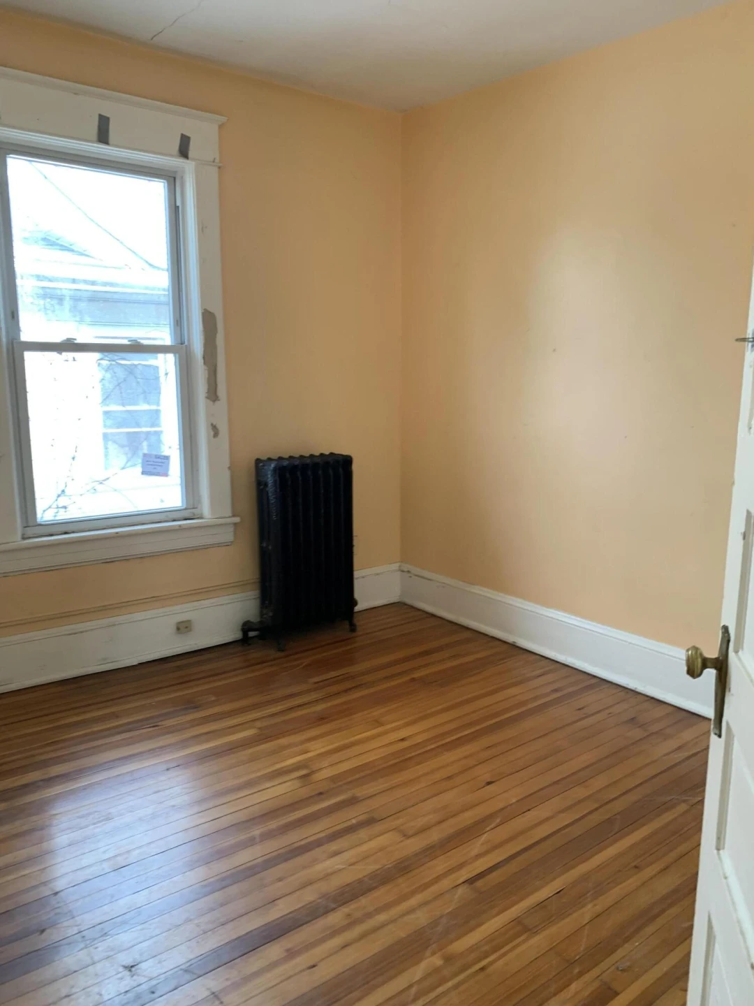 1338 Clarke AVE - Photo 4