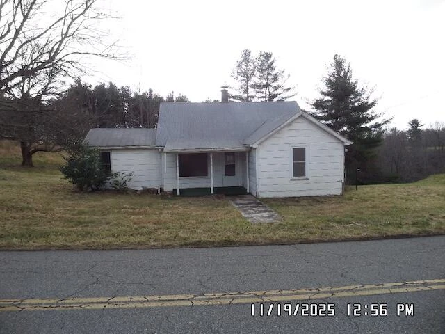 778 Macks Mountain RD