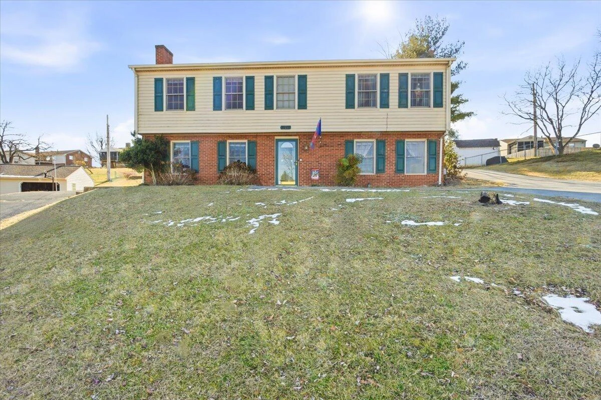 716 Page ST