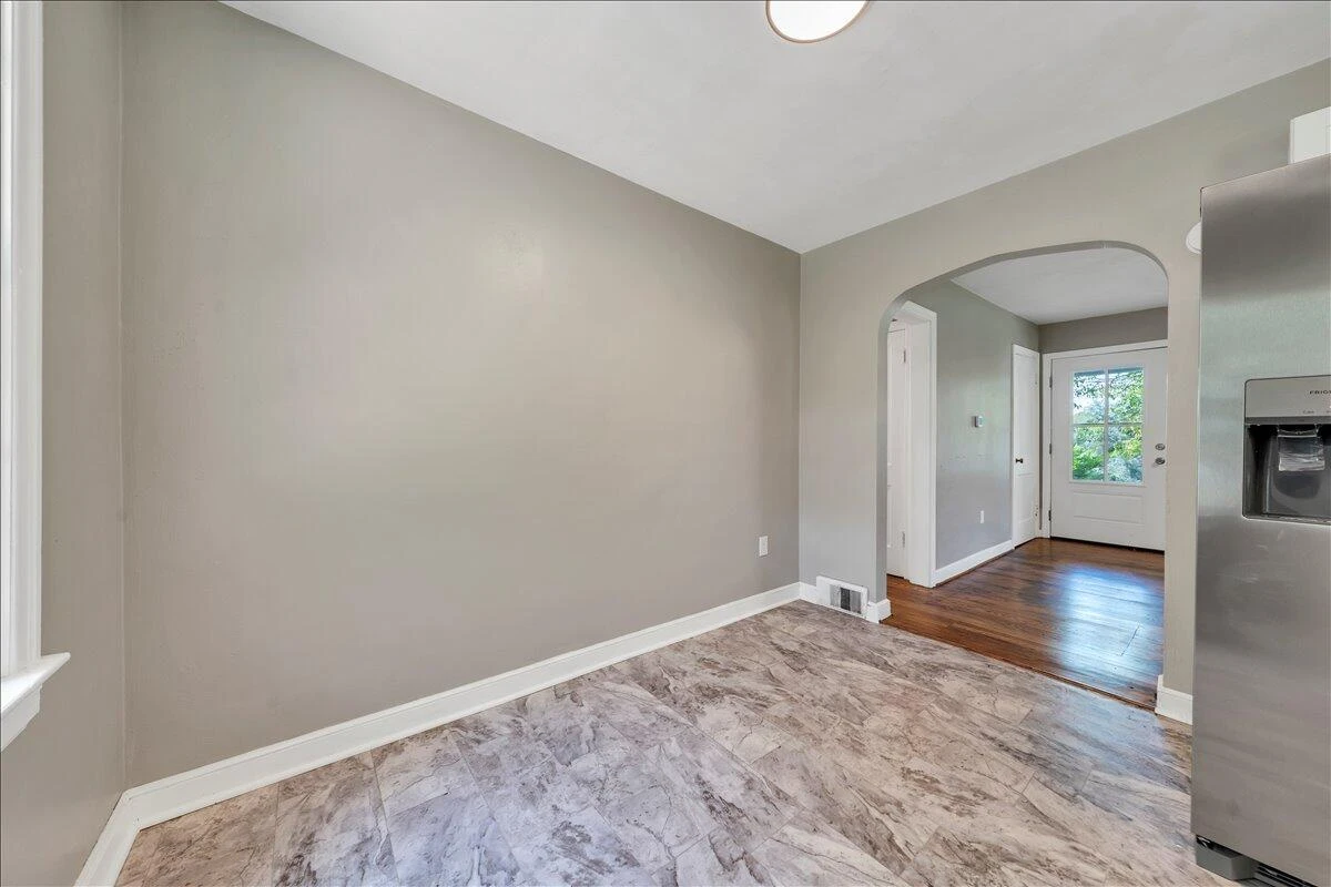 817 Hanover AVE - Photo 15