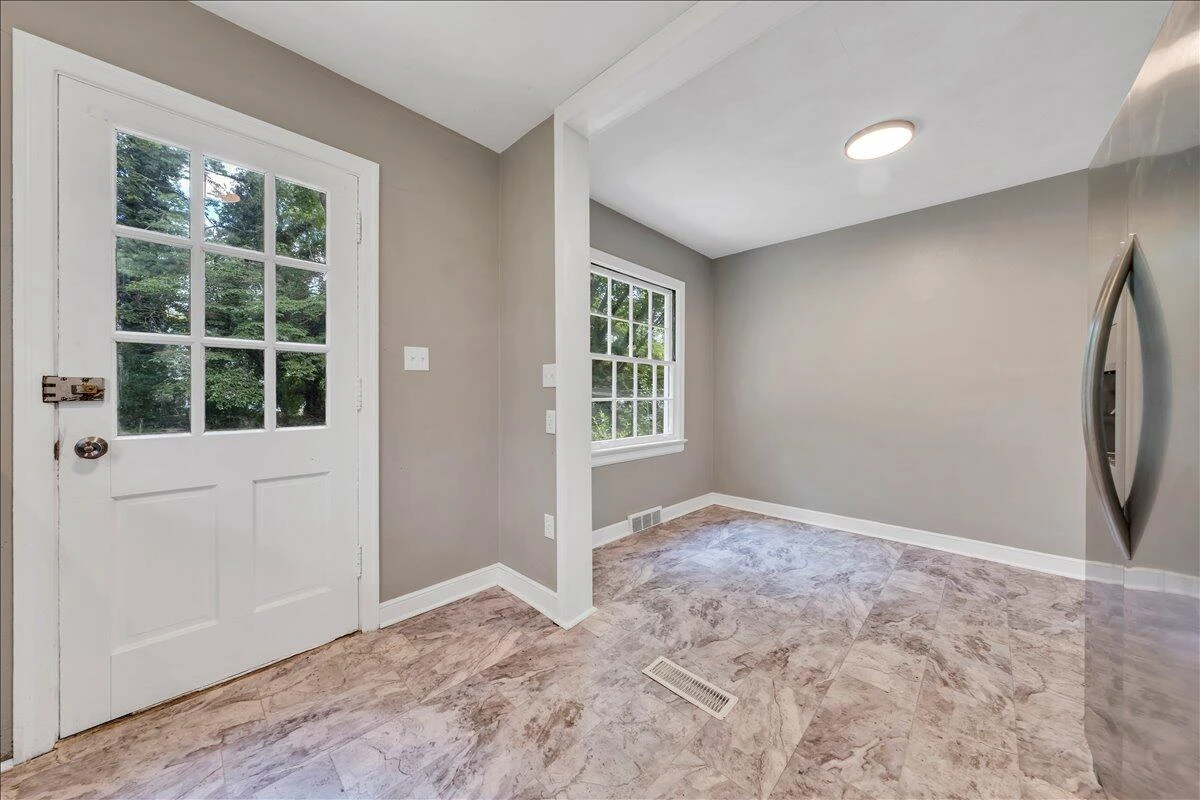 817 Hanover AVE - Photo 16