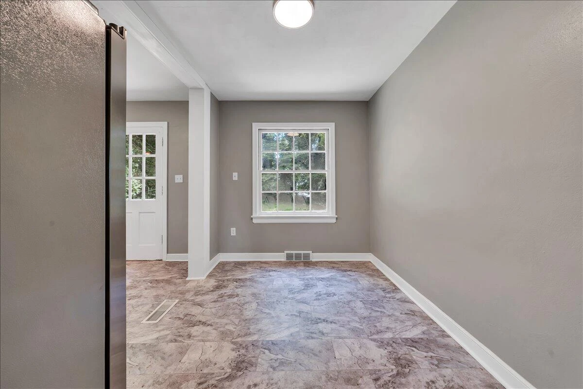 817 Hanover AVE - Photo 17