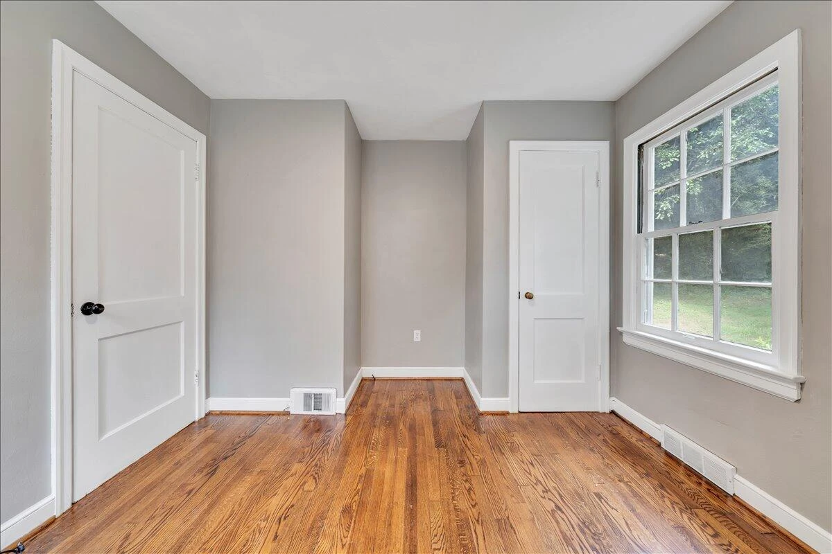 817 Hanover AVE - Photo 18