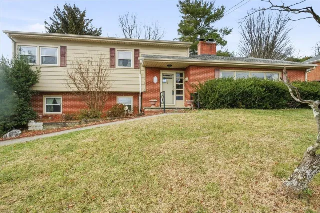 3636 Grandview AVE