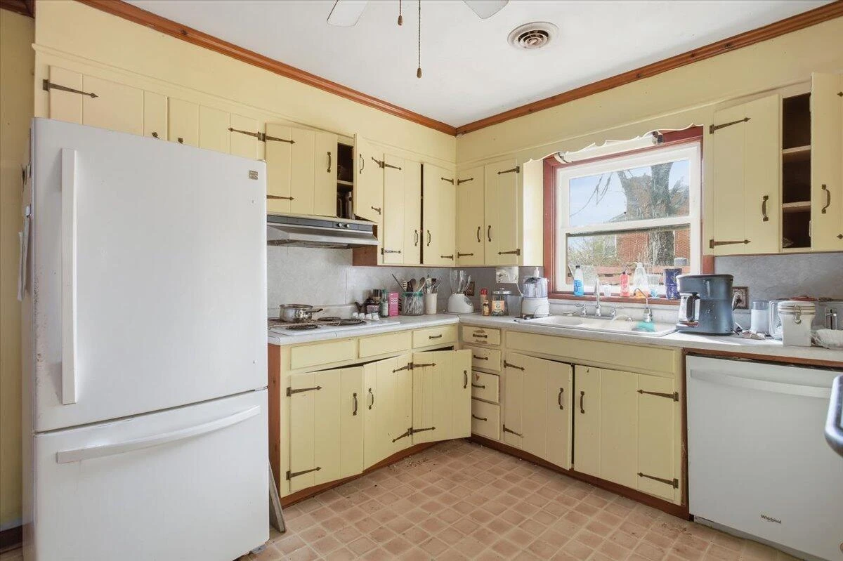3636 Grandview AVE - Photo 5