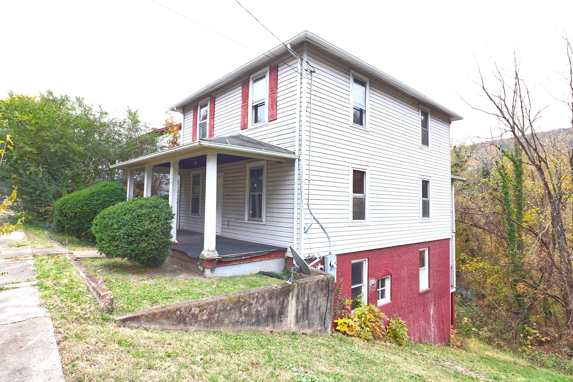 113 Pine ST - Photo 2