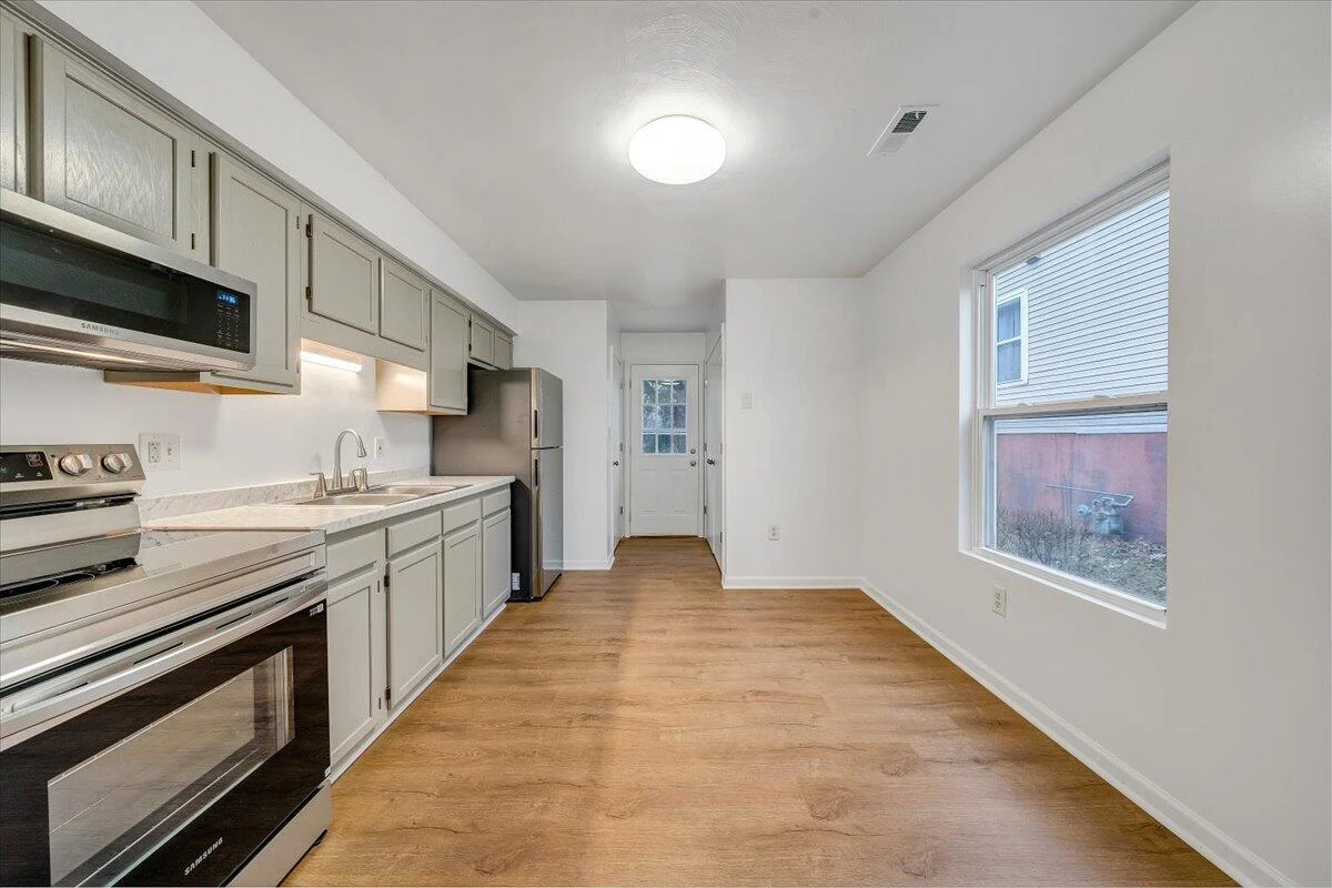 1208 Cleveland AVE - Photo 10