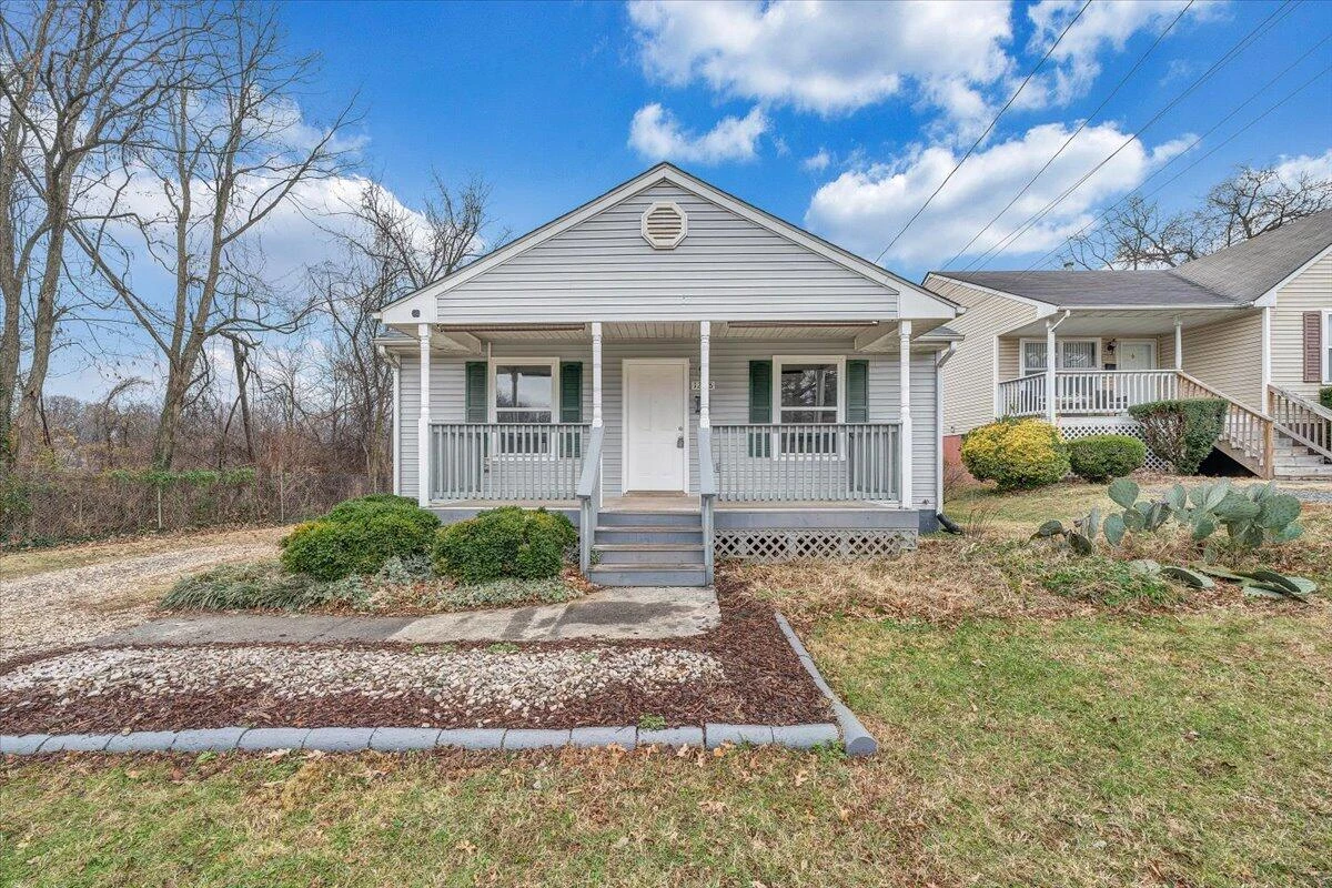 1208 Cleveland AVE - Photo 2
