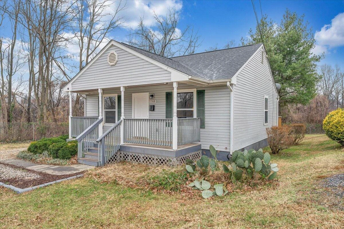 1208 Cleveland AVE - Photo 3