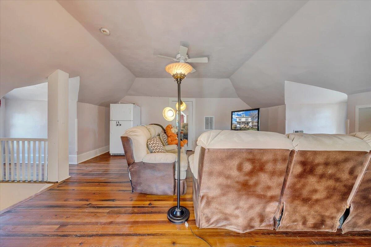 501 Roanoke BLVD - Photo 14
