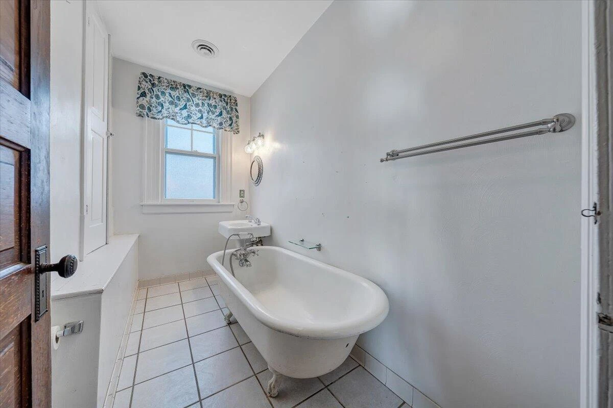 501 Roanoke BLVD - Photo 18
