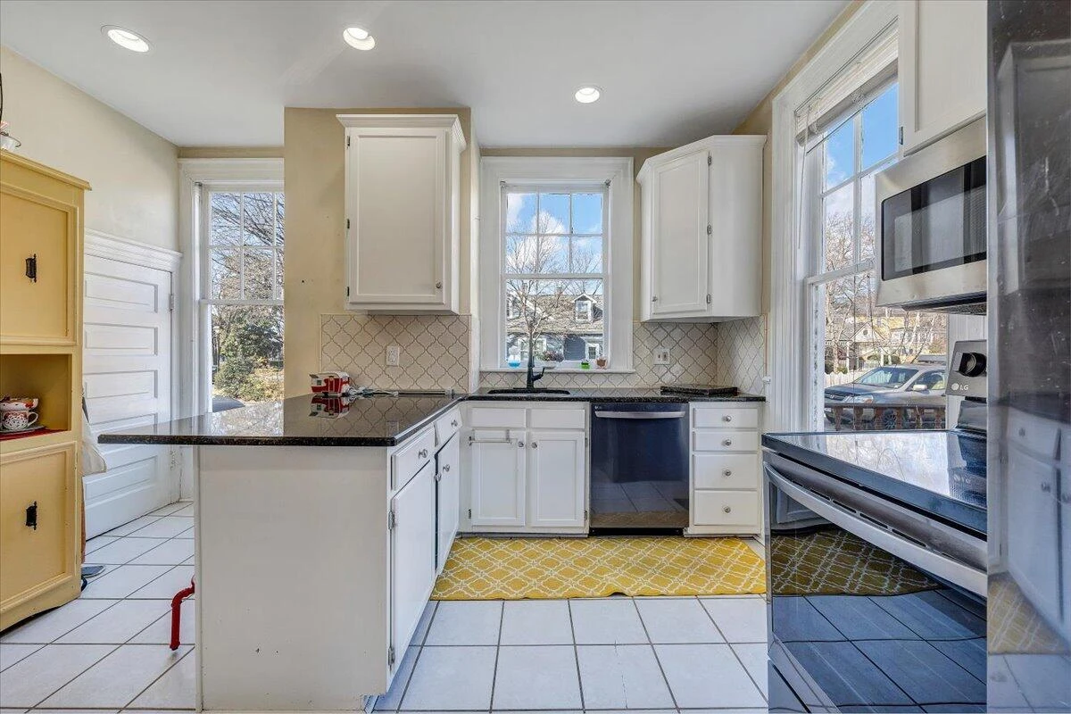 501 Roanoke BLVD - Photo 32