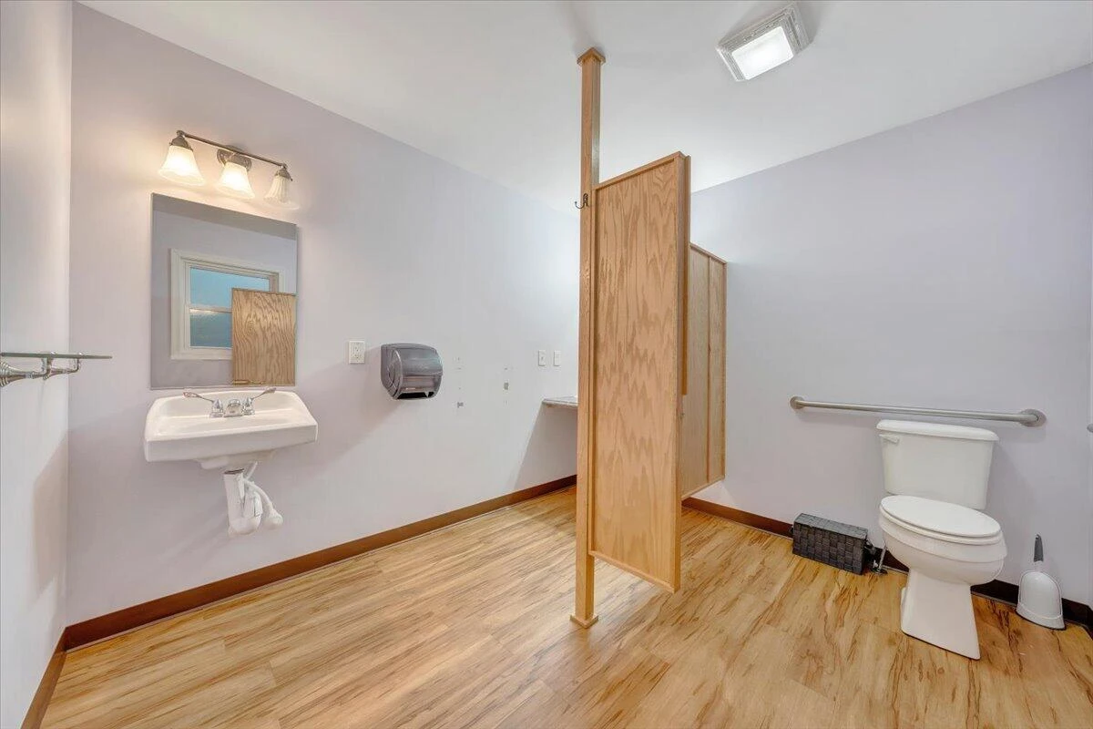 418 Beverly AVE - Photo 17