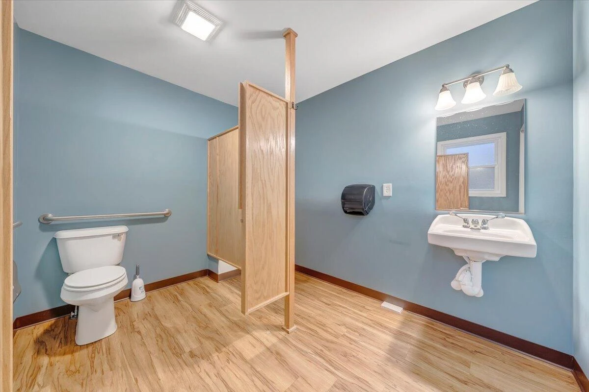 418 Beverly AVE - Photo 19