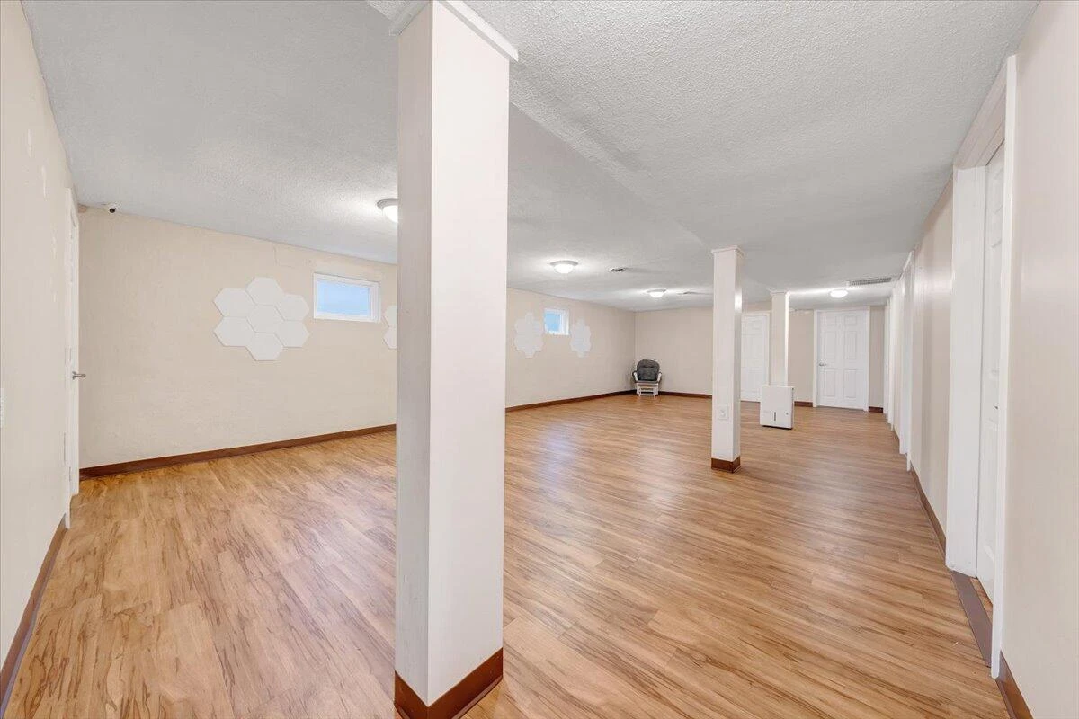 418 Beverly AVE - Photo 22