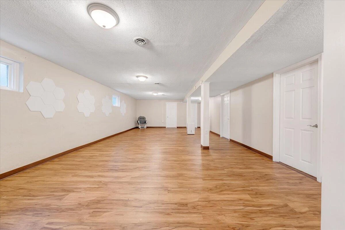 418 Beverly AVE - Photo 23