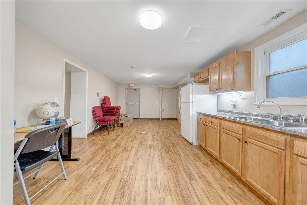 418 Beverly AVE - Photo 26