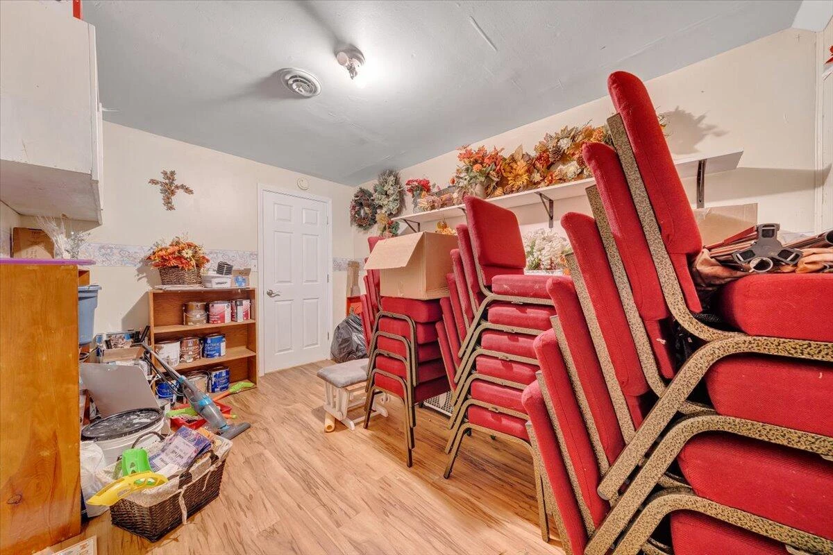 418 Beverly AVE - Photo 40