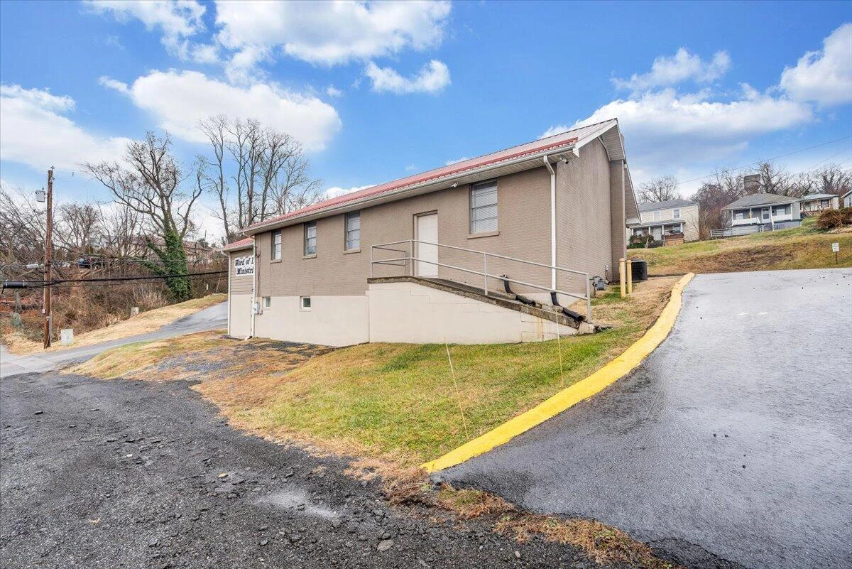 418 Beverly AVE - Photo 46