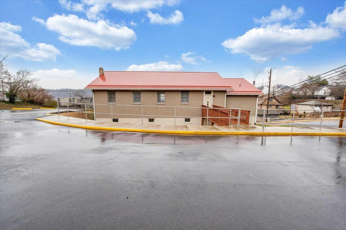 418 Beverly AVE - Photo 48