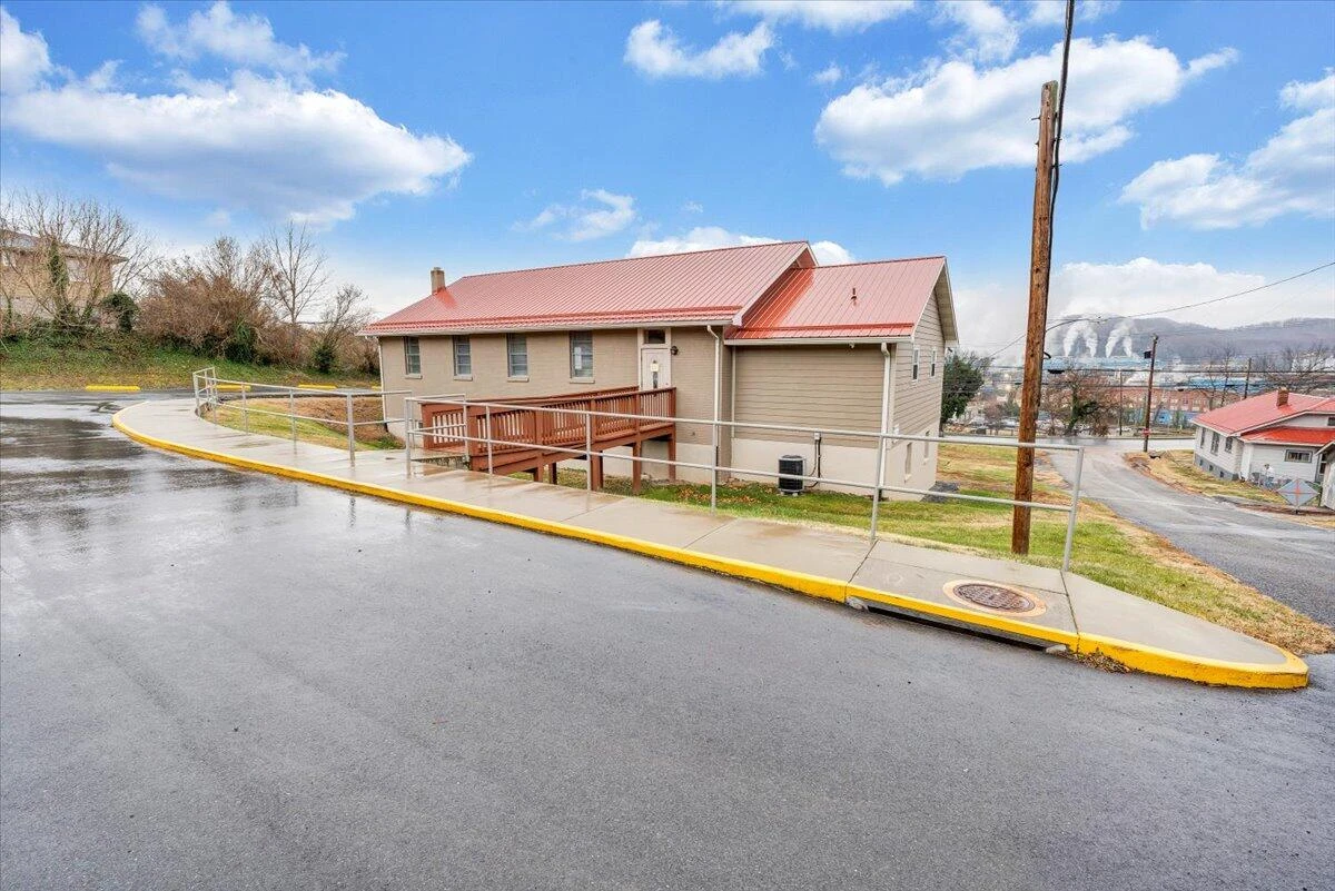 418 Beverly AVE - Photo 49