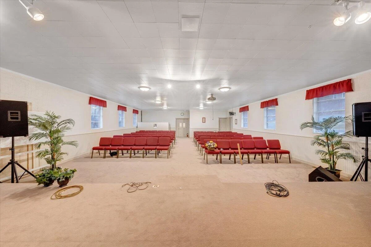 418 Beverly AVE - Photo 15