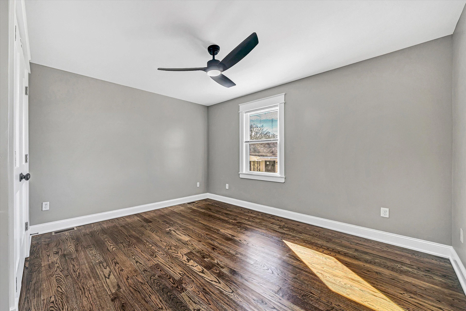 1617 Eastgate AVE - Photo 18