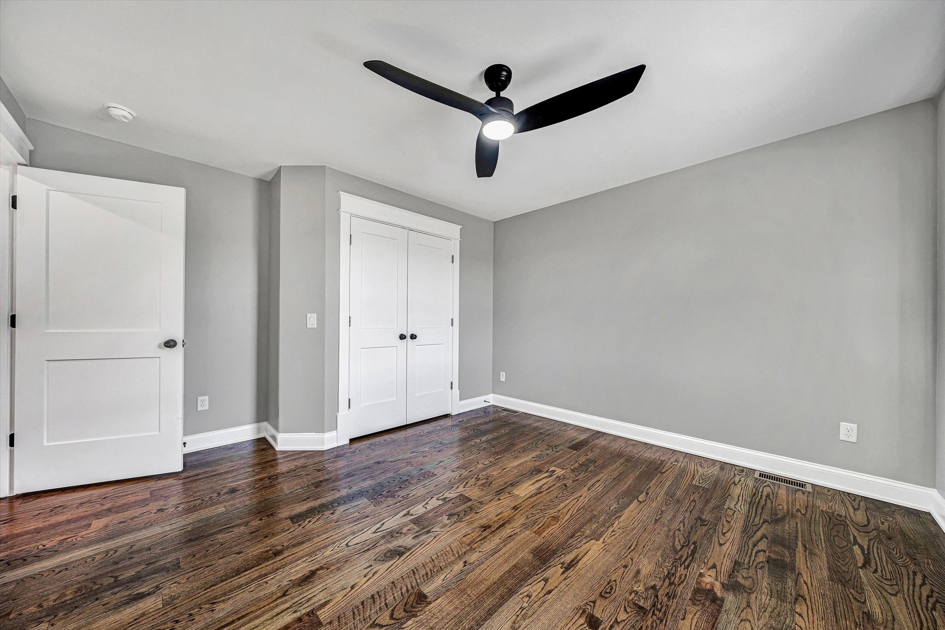 1617 Eastgate AVE - Photo 19