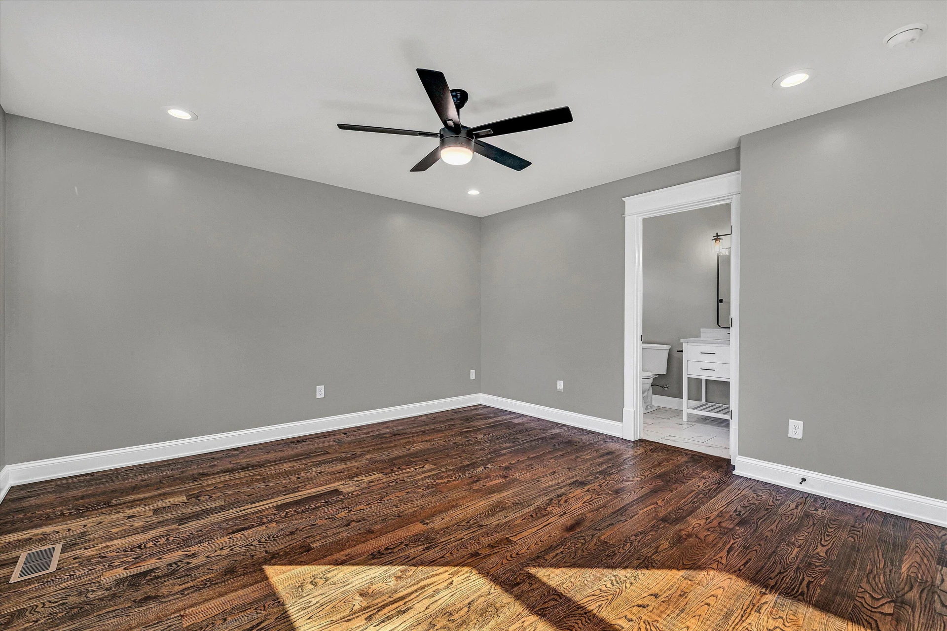 1617 Eastgate AVE - Photo 21