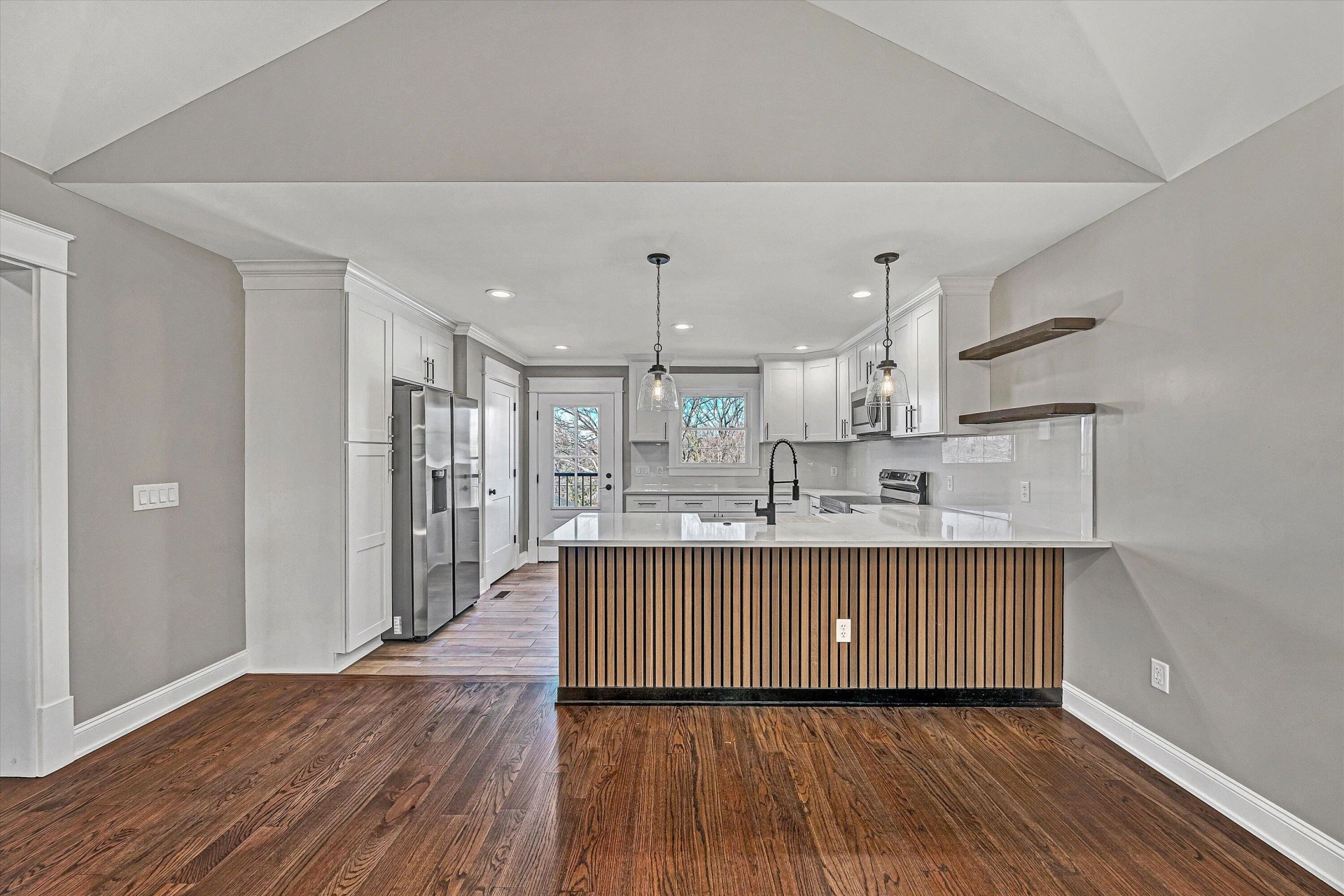1617 Eastgate AVE - Photo 10