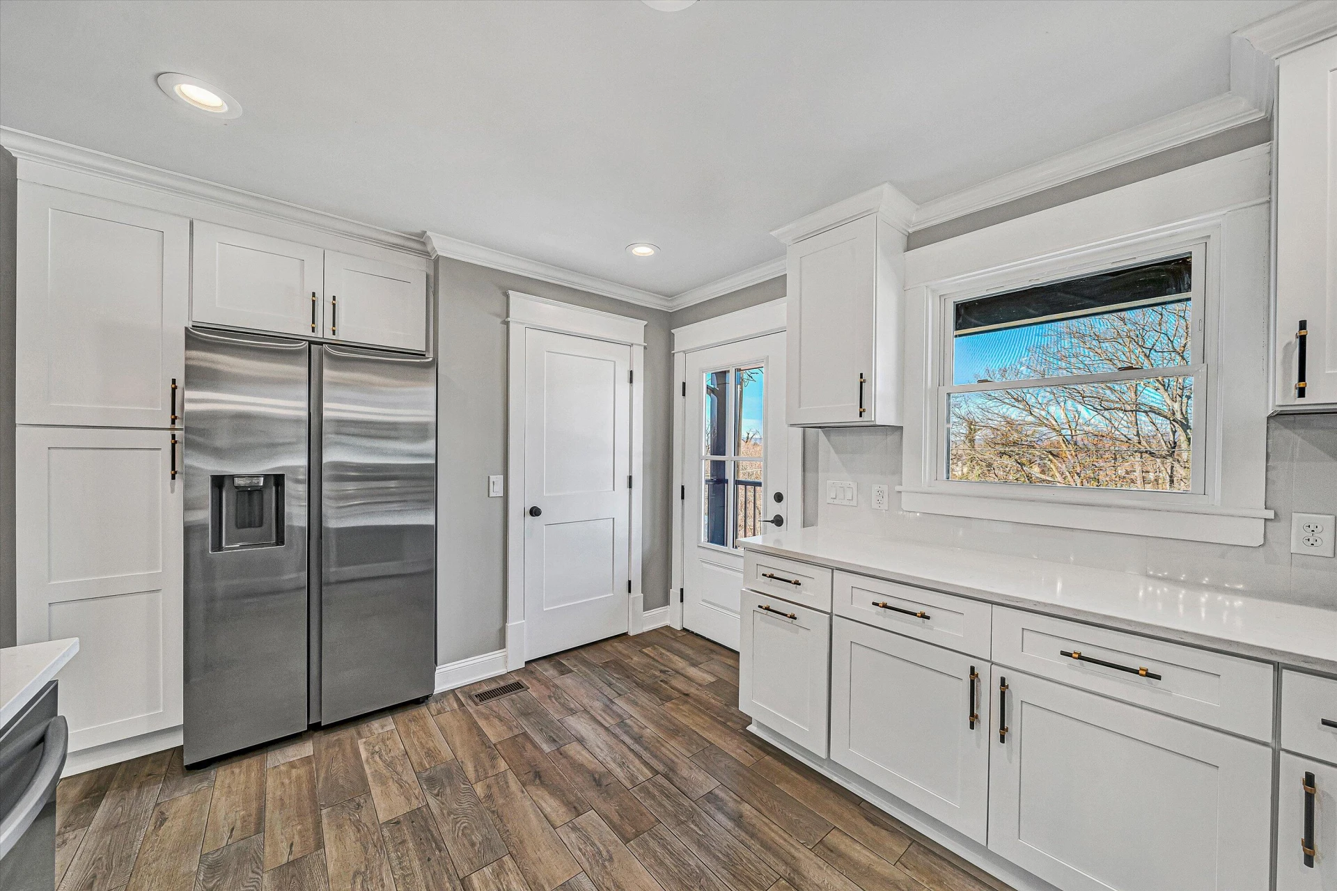 1617 Eastgate AVE - Photo 11