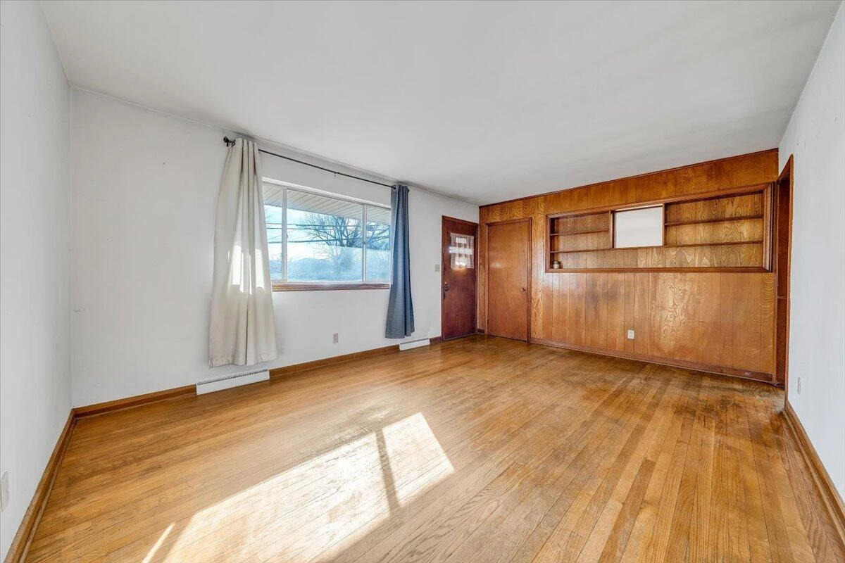 3651 TROUTLAND AVE - Photo 3