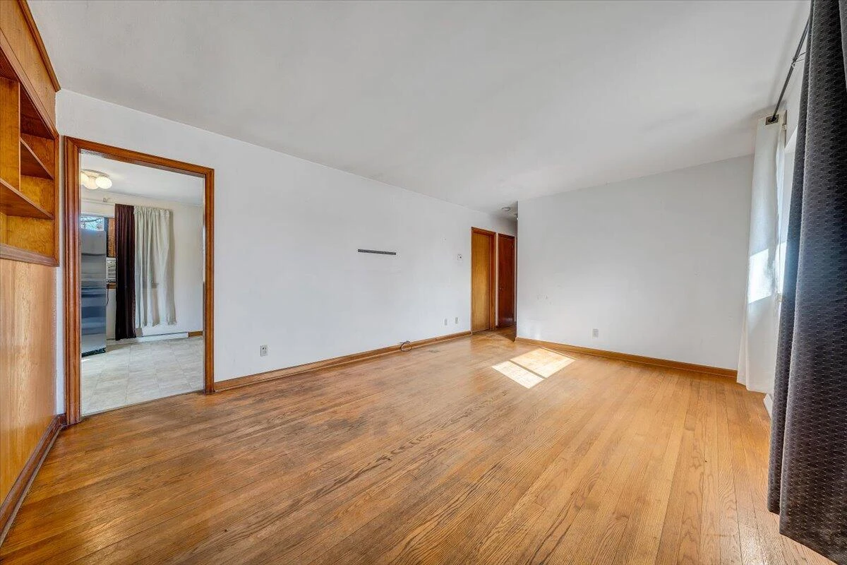 3651 TROUTLAND AVE - Photo 5