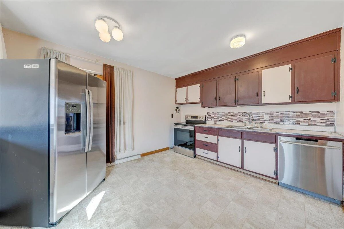 3651 TROUTLAND AVE - Photo 6
