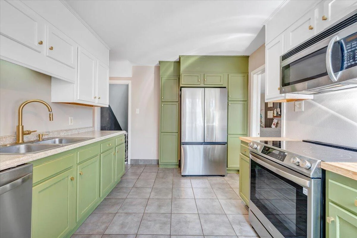 2415 Oakland BLVD - Photo 15
