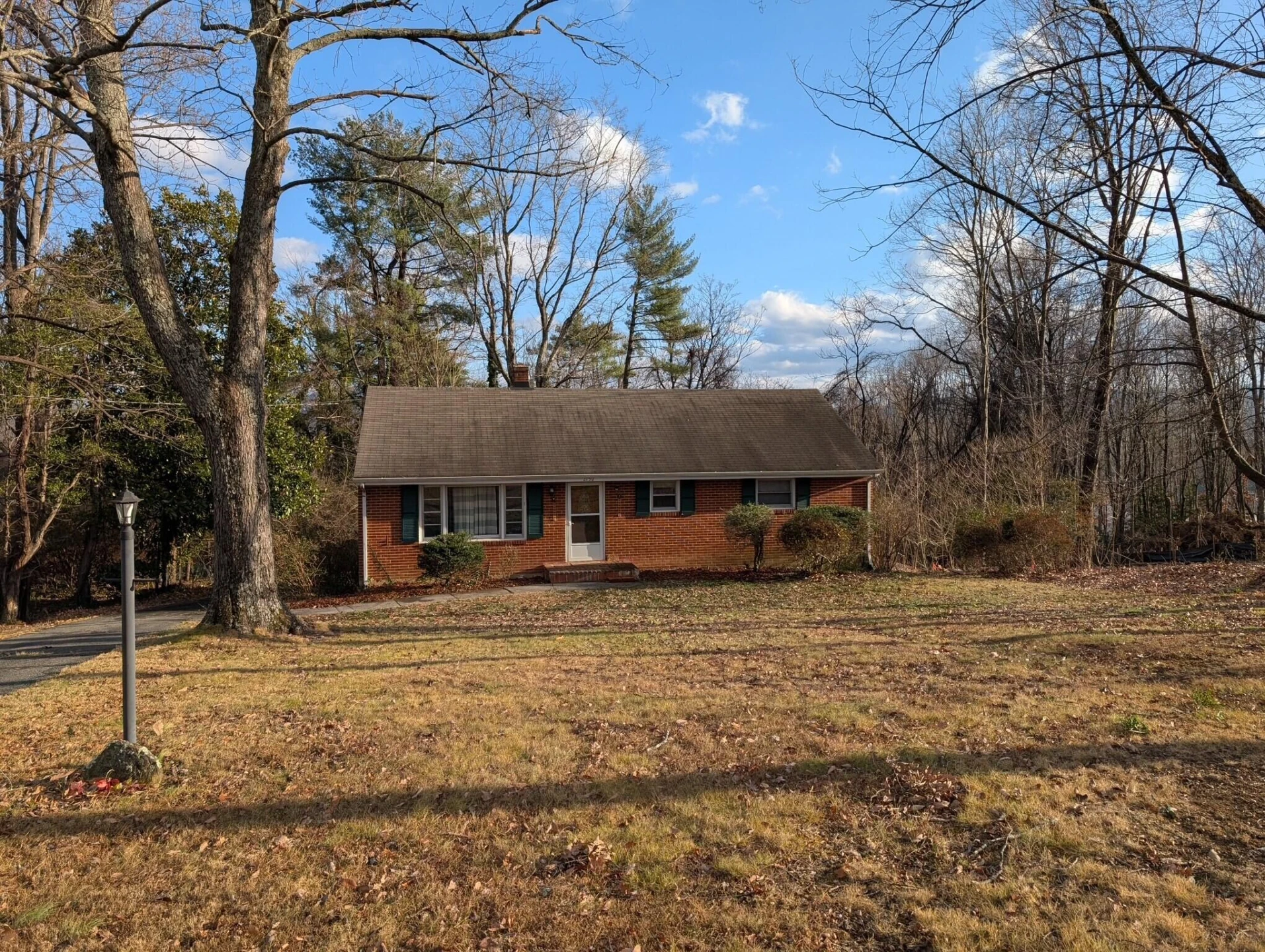 2750 Creston AVE - Photo 2