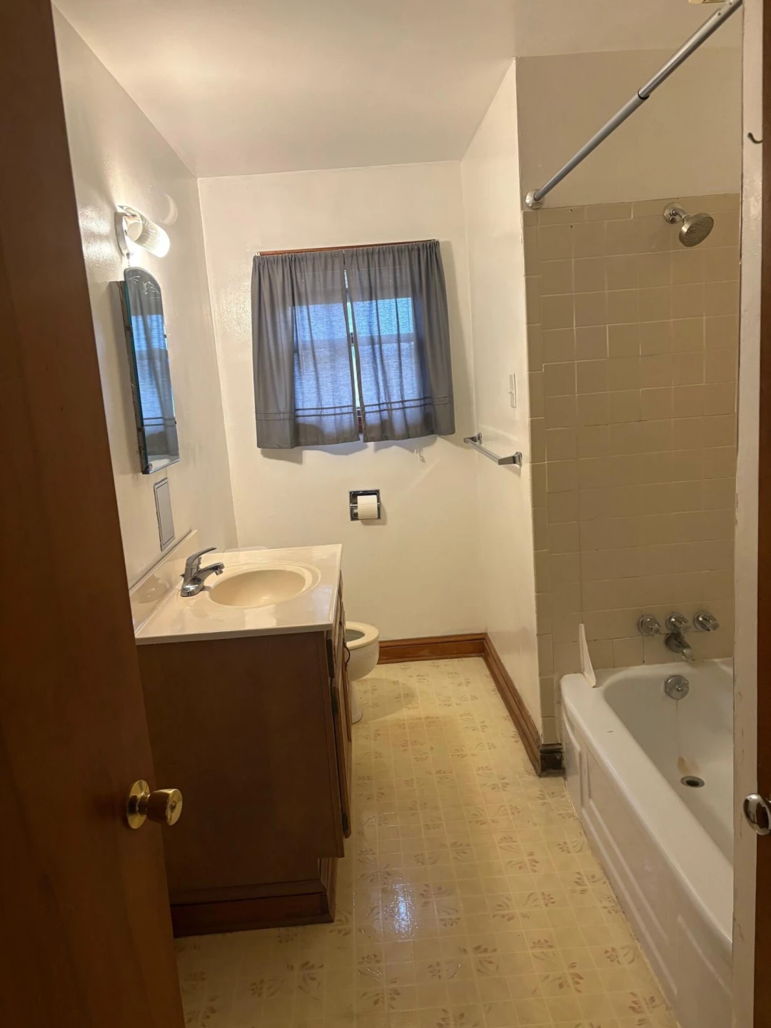 2750 Creston AVE - Photo 7