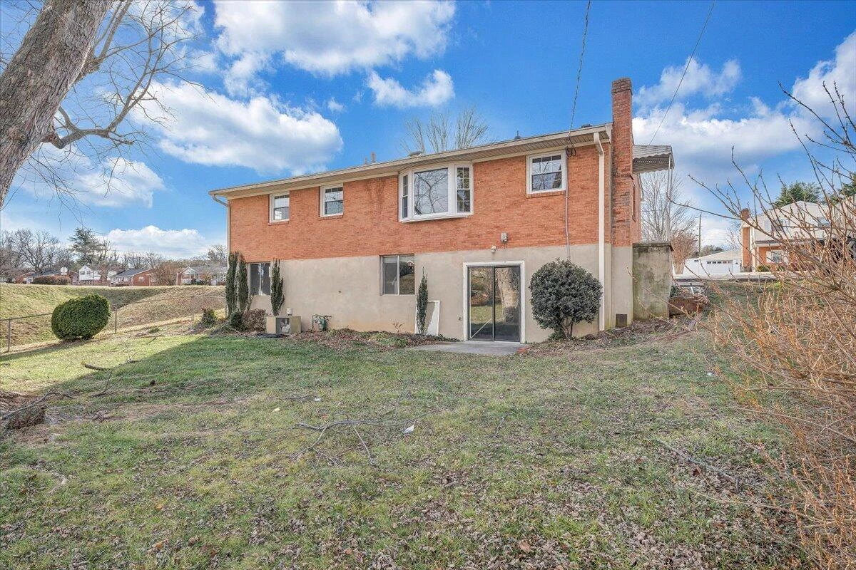 5809 Sierra DR - Photo 7