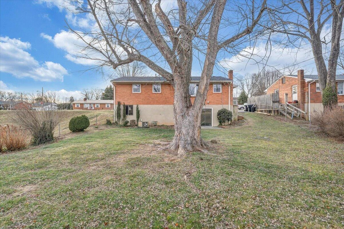 5809 Sierra DR - Photo 9