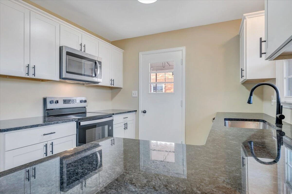 5809 Sierra DR - Photo 12