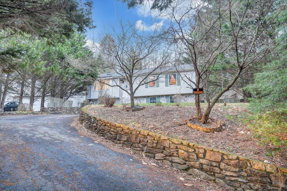 2720 Grandin RD - Photo 13