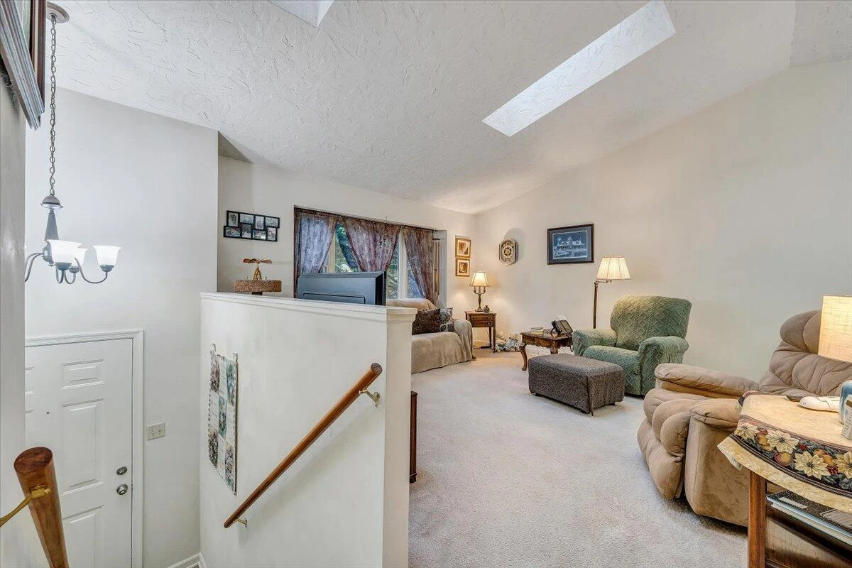 2720 Grandin RD - Photo 22